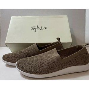 Style & Co Woman’s Taupe color compfort shoes size 9 New In Box